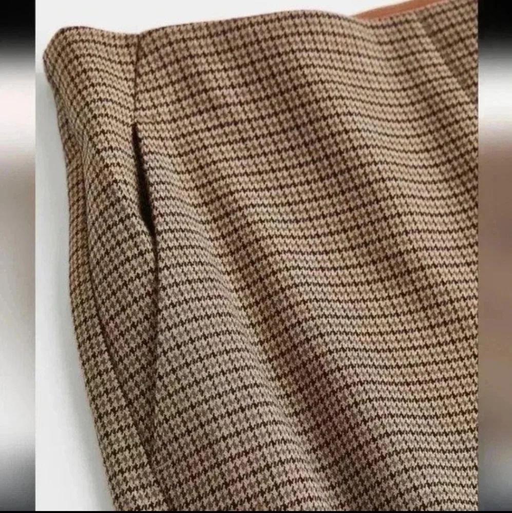 H&M | Women's  Taupe/Black Checkered Woven High-Waisted Flare Pants - Picture 2 of 7